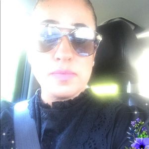 Meet your Posher, Yvette